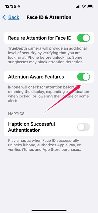 Hold displayet på når du ser på det Iphone Attention Aware Features