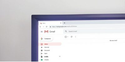 Markera alla olästa e-postmeddelanden som lästa i Gmail och ta bort dem
