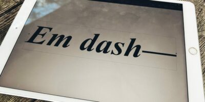Kuinka kirjoittaa Em Dash Suositeltu